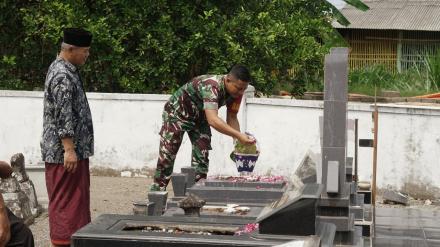 ZIARAH MAKAM DALAM RANGKA HARI JADI DONOTIRTO